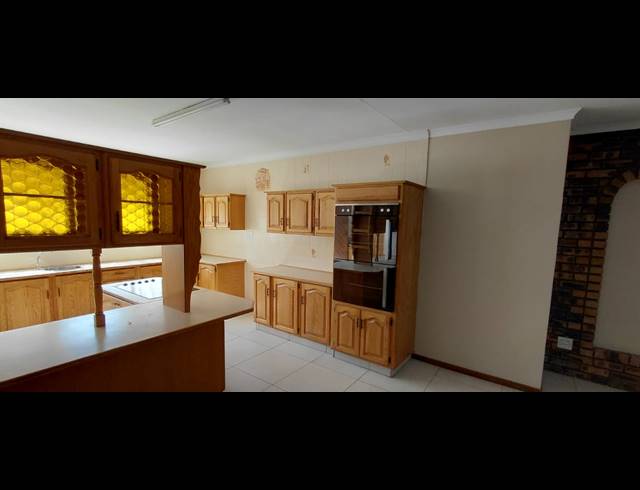 3 BEDROOM FREESTANDING TO LET IN DALPARK PROPER